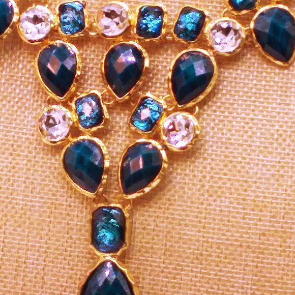 AMITRA SINGH rhinestone teal collar stmt necklace - Picture 3 of 9